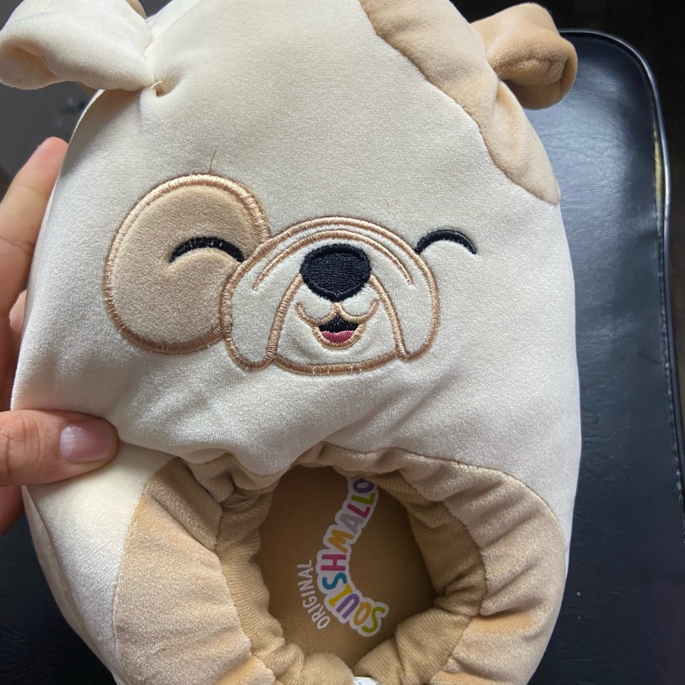 SQUISHMELLOW Slippers ! - Picture 2 of 4